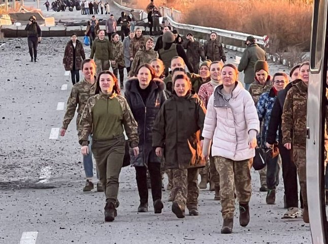 Відбувся масштабний обмін полоненими: звільнили 108 українських жінок