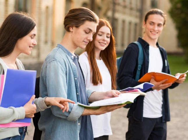 Бакалаврат стане трирічним: що таке профільна старша школа