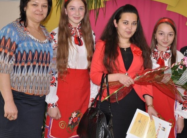 У Мукачеві нагородили лауреатів конкурсу "Шукаємо молоді педагогічні таланти" (ФОТО)