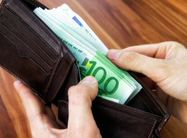 Відома нова сума, скільки платитиме Німеччина біженцям з України Виплати в Німеччині для українців