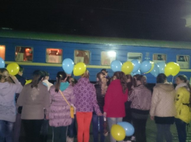 Дітей з Донбасу урочисто зустріли на Закарпатті