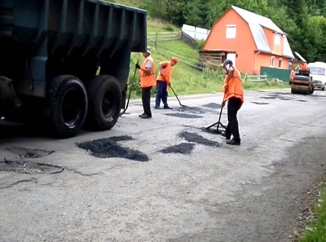 При ремонті дороги вкрали близько 330 тисяч гривень