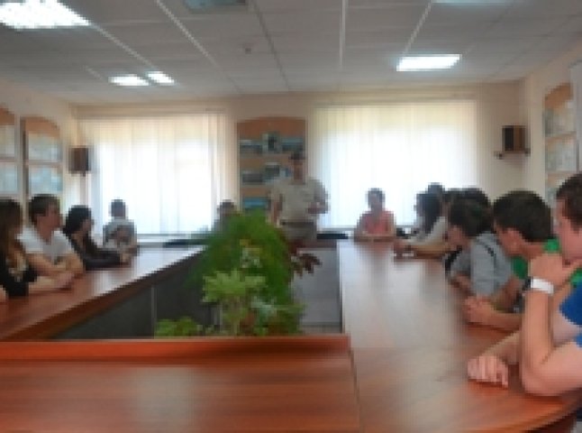 У НПП "Синевир" провели круглий стіл зі студентами