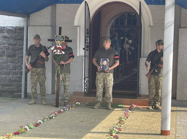 На Ужгородщині попрощались із полеглим захисником