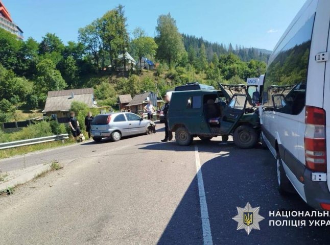 У ДТП з екскурсійним автобусом 19 постраждалих, зокрема семеро дітей — медики