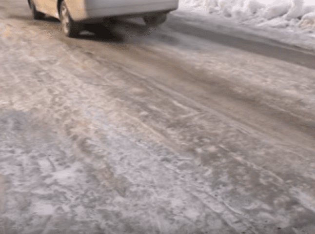 Водії ледве стримують епітетів, характеризуючи стан ужгородських доріг
