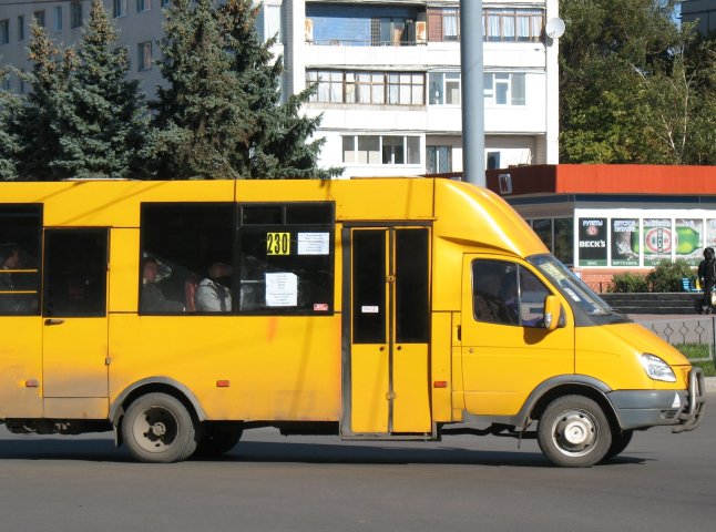 Пасажиропотік в Ужгороді значно перевищує місткість автобусів