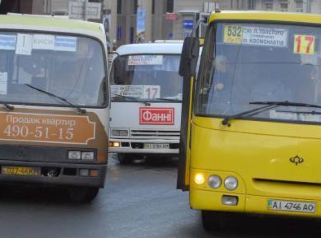 У Мукачеві заборонять маршрутки, переобладнані з вантажних авто