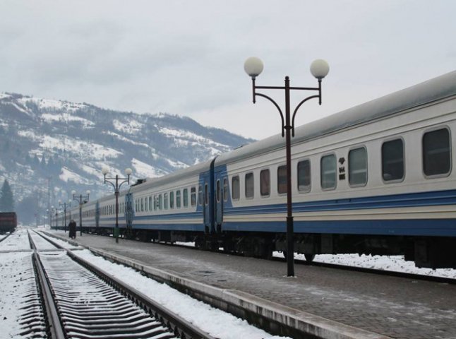 Раніше скасований потяг Одеса-Рахів відновить свою роботу