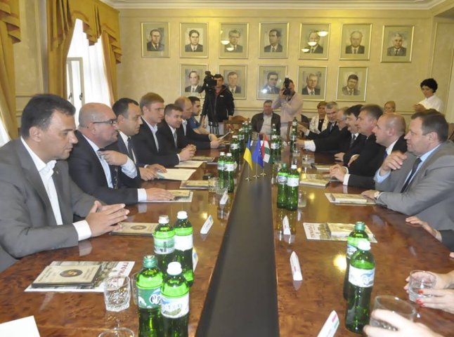 Угорські та українські депутати обговорили спільні проблеми в Ужгороді
