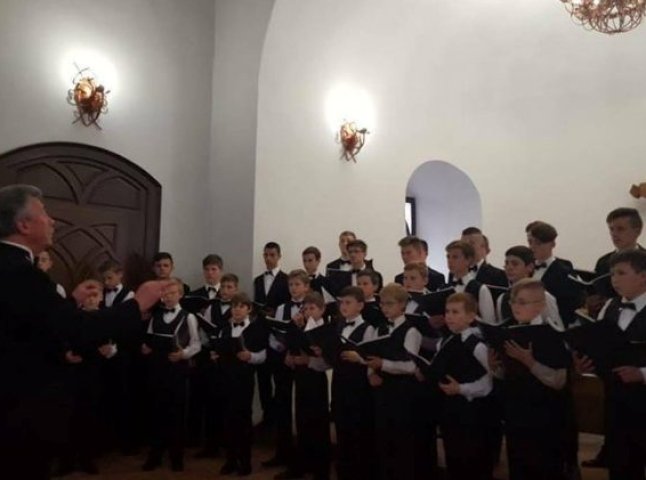 У замку "Паланок" відбудеться концерт хору хлопчиків та юнаків Мукачівської хорової школи