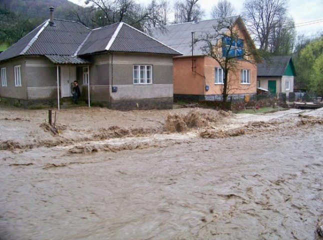 За одну годину буревій на Свалявщині знищив близько 400 будинків