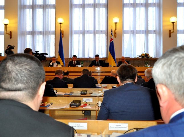 Закарпатські депутати закликали Парламент та Уряд скасувати заборону на ввезення гуманітарних спецавтівок