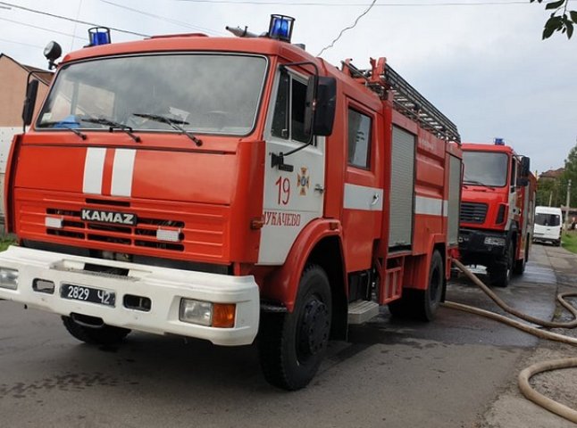 Рятувальники розповіли про ранкову пожежу у Мукачеві