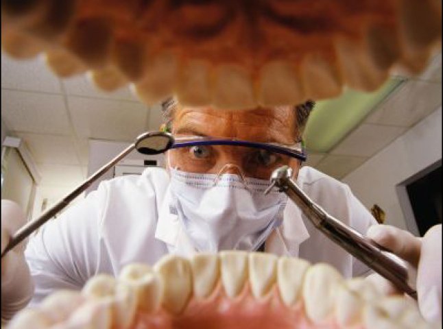 Закарпатські стоматологи отримали патент на винахід