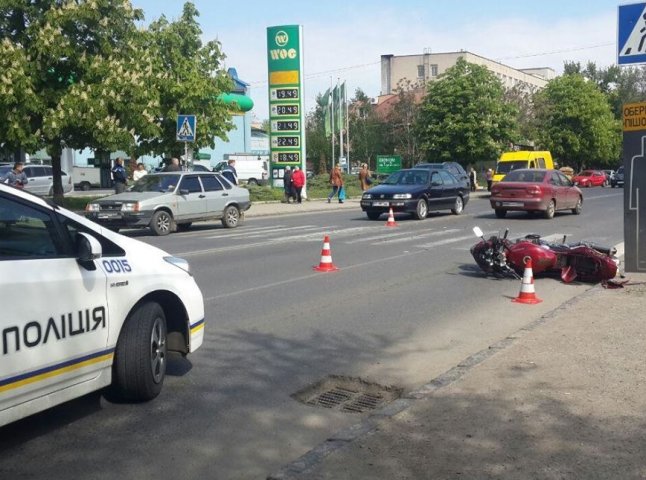 Мотоцикліста, який потрапив у ДТП в Ужгороді, госпіталізували