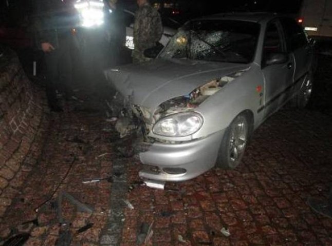 У Мукачеві сталася ДТП: водій залишив непритомного пасажира помирати у машині