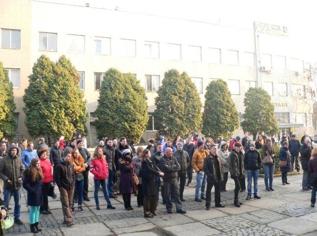 Відставка Погорєлова та саморозпуск Ужгородської міськради – одні з вимог сьогоднішньої акції "Дістало"