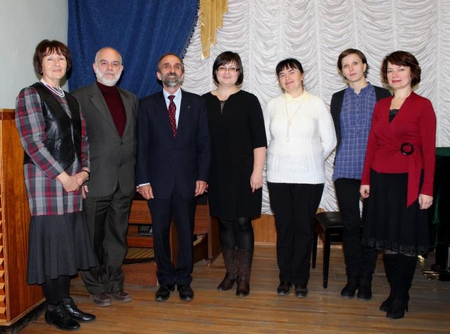 Іменитий випускник Ужгородського музучилища прочитав лекцію у стінах рідної альма-матер