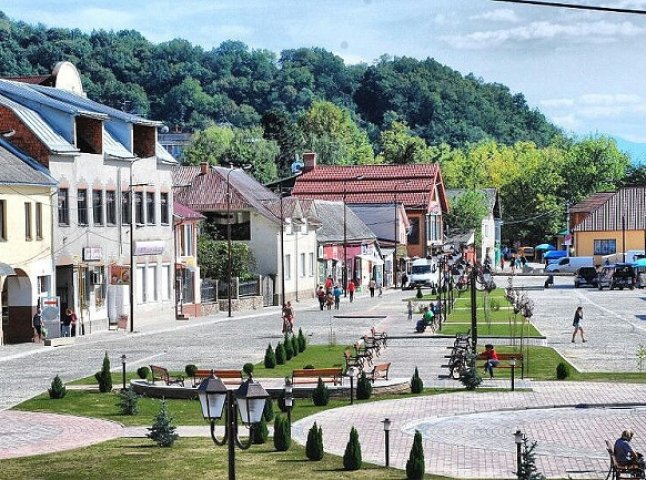 Хуст лідирує у фінальному голосуванні "7 чудес України: історичні міста та містечка"
