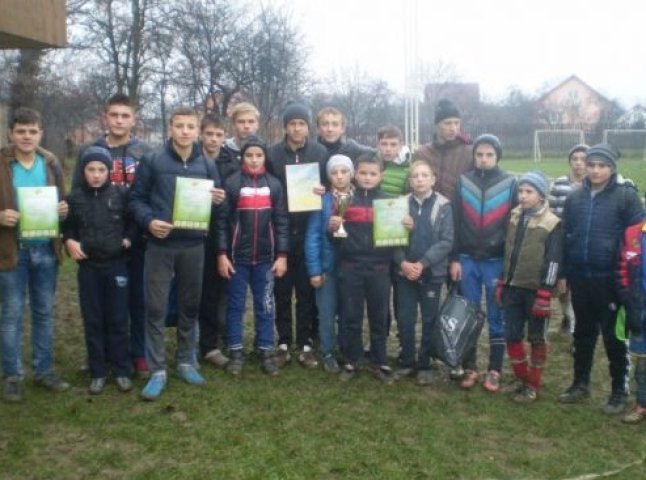На Тячівщині відбувся товариський турнір з футболу