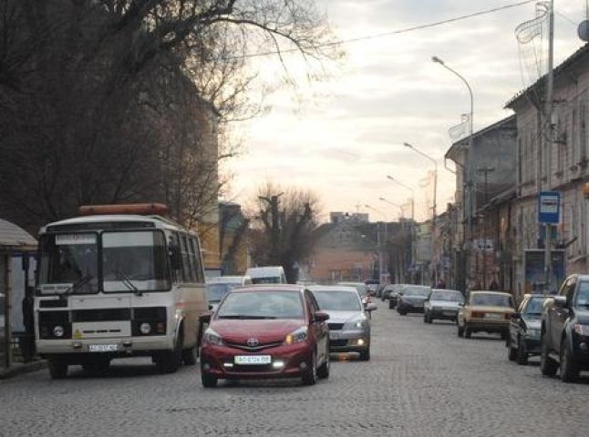 Міські депутати офіційно затвердили односторонній рух на вулиці Пушкіна (ФОТОФАКТ)