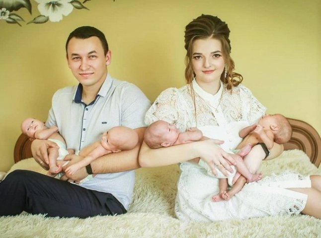 Батьки четвірні, яка взимку народилась на Закарпатті, показали фото малюків