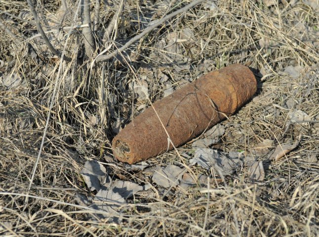 Вчора в Ужгороді знайшли артилерійський снаряд