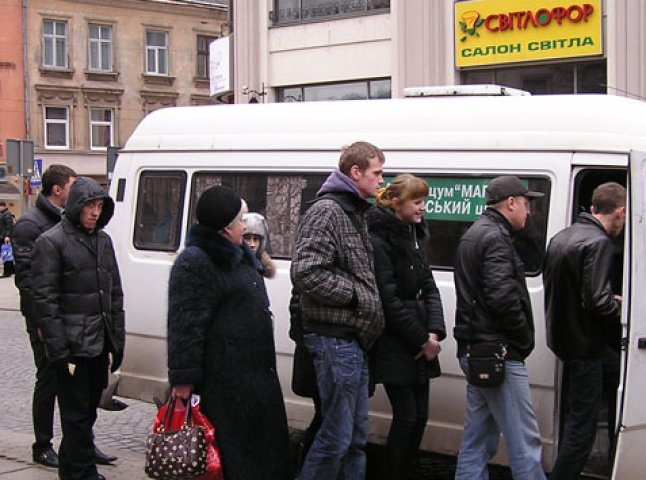 Пасажирськими перевезеннями у місті над Латорицею тепер займатиметься "Ремонтно-будівельне управління"