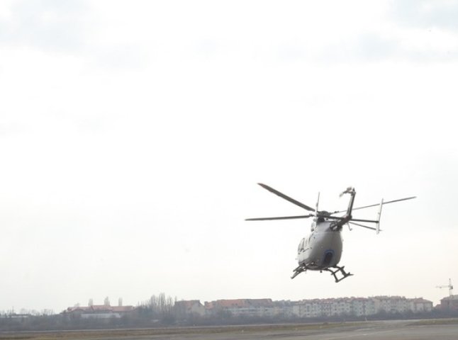 Гелікоптер, який приземлився в аеропорту "Ужгород", займається VIP-перевезеннями