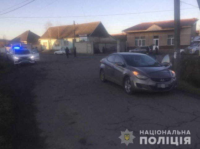 Жахлива ДТП у селі біля Мукачева: жінка-водій на смерть збила пенсіонера