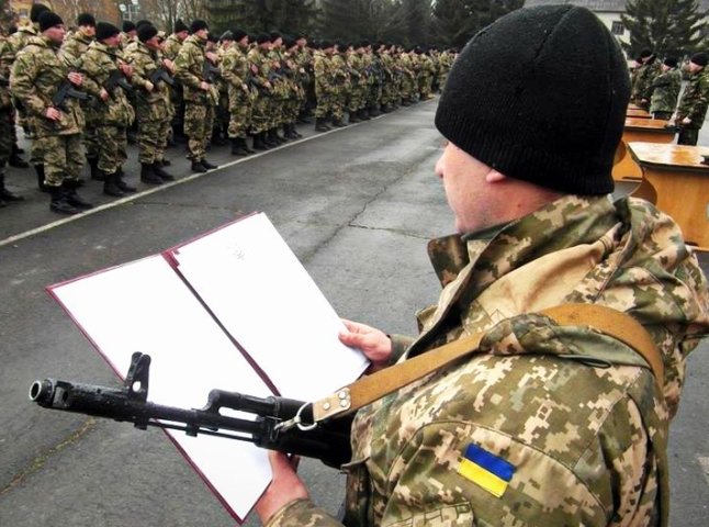 В Україні хочуть повернути призов в армію з 18 років