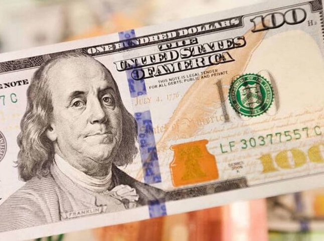 Курс долара продовжує зростати: скільки зараз коштує валюта