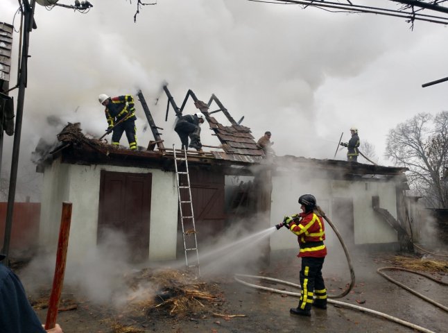 Рятувальники розповіли про 4 пожежі, які сталися за добу