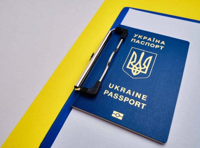 Зміни для українців, які виїхали за кордон