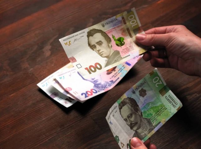 У серпні на картку надійдуть 3 виплати: які саме та хто отримає до 6000 гривень