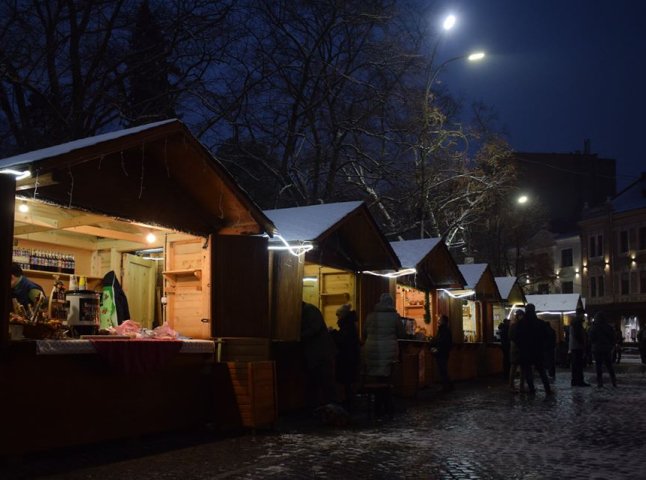 В Ужгороді починає працювати новорічно-різдвяний ярмарок