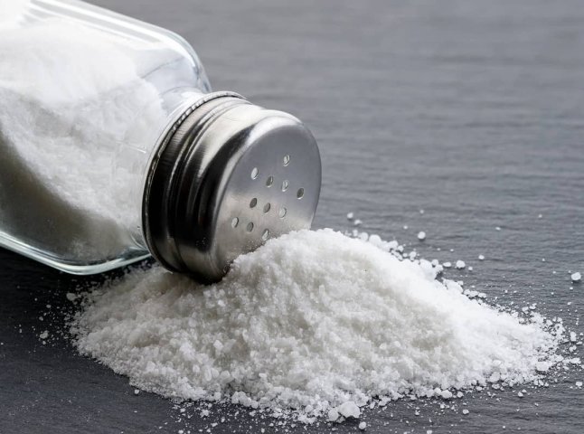 Скільки коштує звичайна сіль у супермаркетах: ціни на популярний продукт