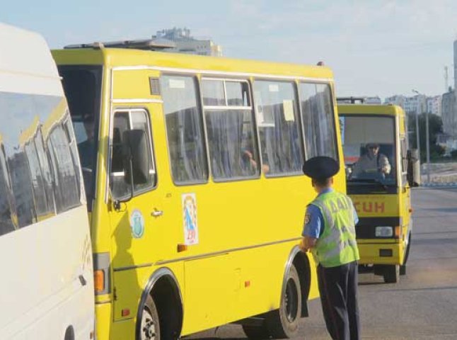 Мукачівська Державтоінспекція проводить профілактичні заходи на пасажирському транспорті