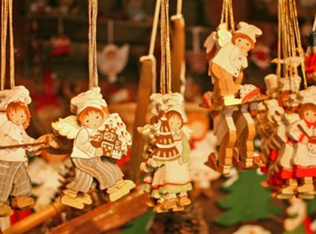 Напередодні свята Миколая у Берегові стартує веселий, різноманітний та "смачний" різдвяний ярмарок