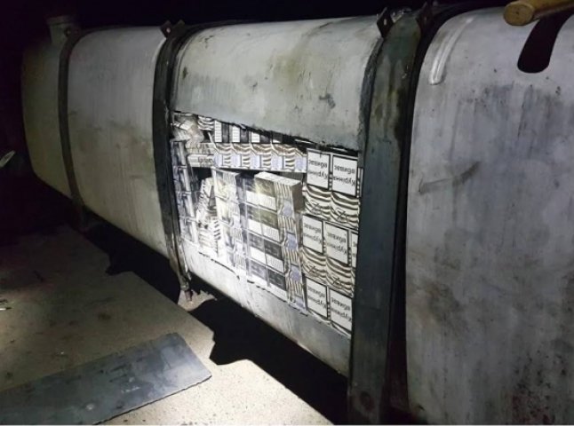 Закарпатські прикордонники виявили 14 тисяч пачок контрабандних цигарок