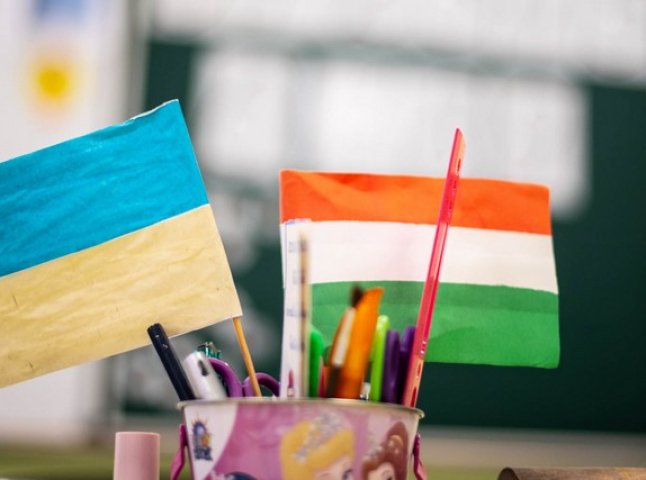 Верховна Рада схвалила закон про середню освіту і пішла на поступки Угорщині