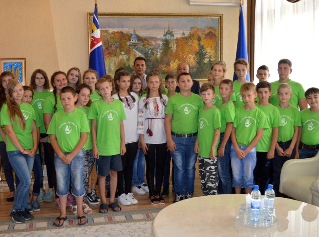 Діти із прифронтових населених пунктів Луганщини приїхали на відпочинок у Закарпаття