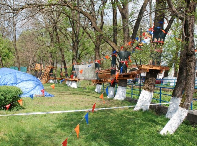 В Іршаві у тестовому режимі запрацювало мотузкове містечко