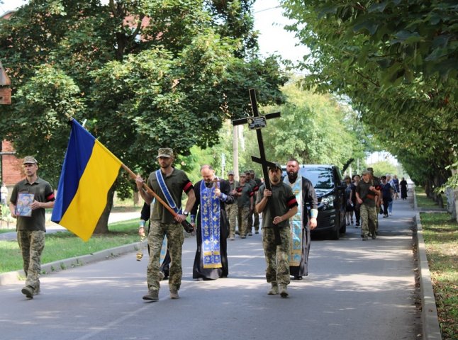 У Чопі провели в останню путь молодого військового У Чопі провели в останню путь молодого військового