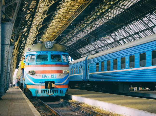 Правила роботи поїздів та вокзалів під час повітряних тривог змінюються