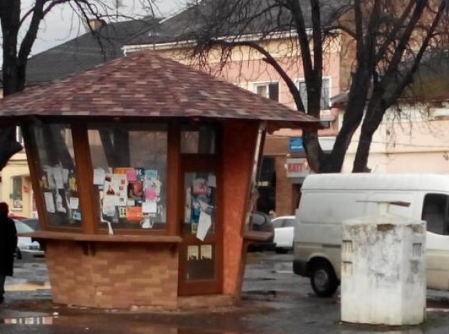 На площі Петефі в Ужгороді можуть з’явитись гаражі