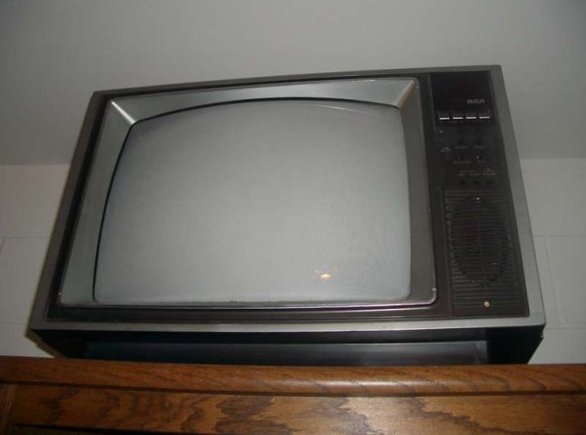 На Берегівщині молоде подружжя побило 41-річну жінку за старий телевізор