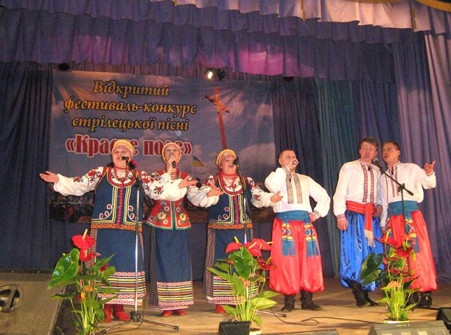 На цьогорічному фестивалі-конкурсі "Красне поле" виступлять колективи із 9 областей України