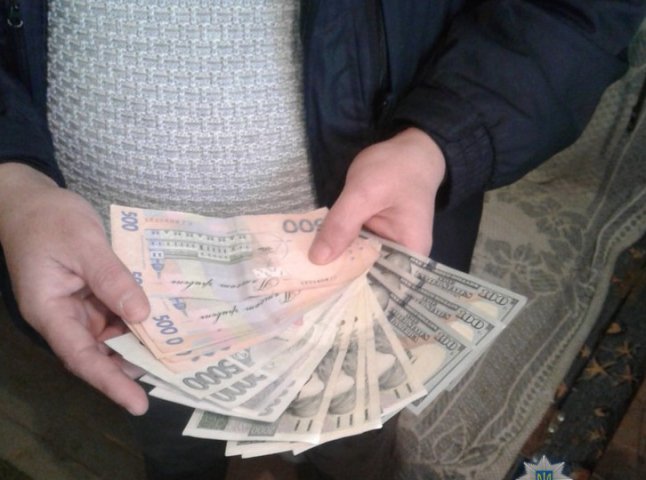 На ринку в Берегові в жінки викрали гаманець з крупною сумою грошей